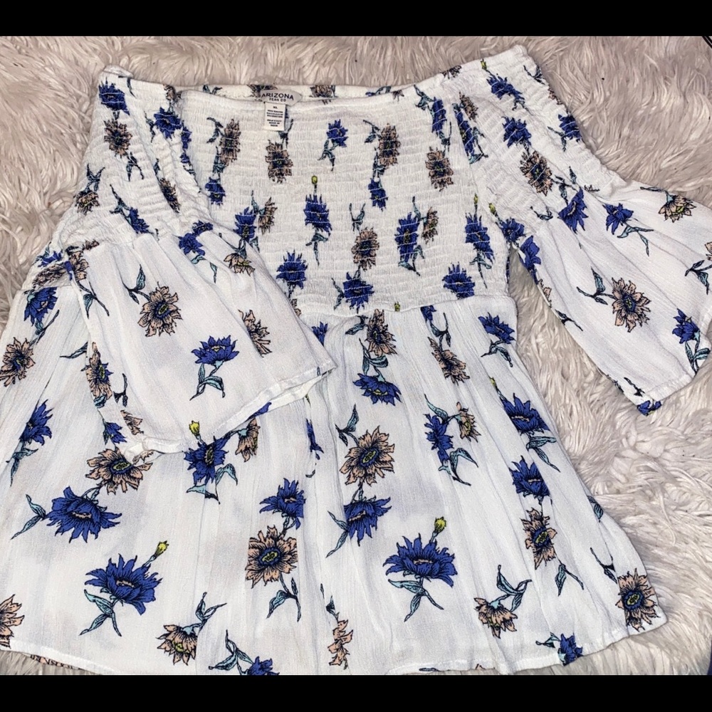 Arizona Jean Co. Floral off the shoulder blouse